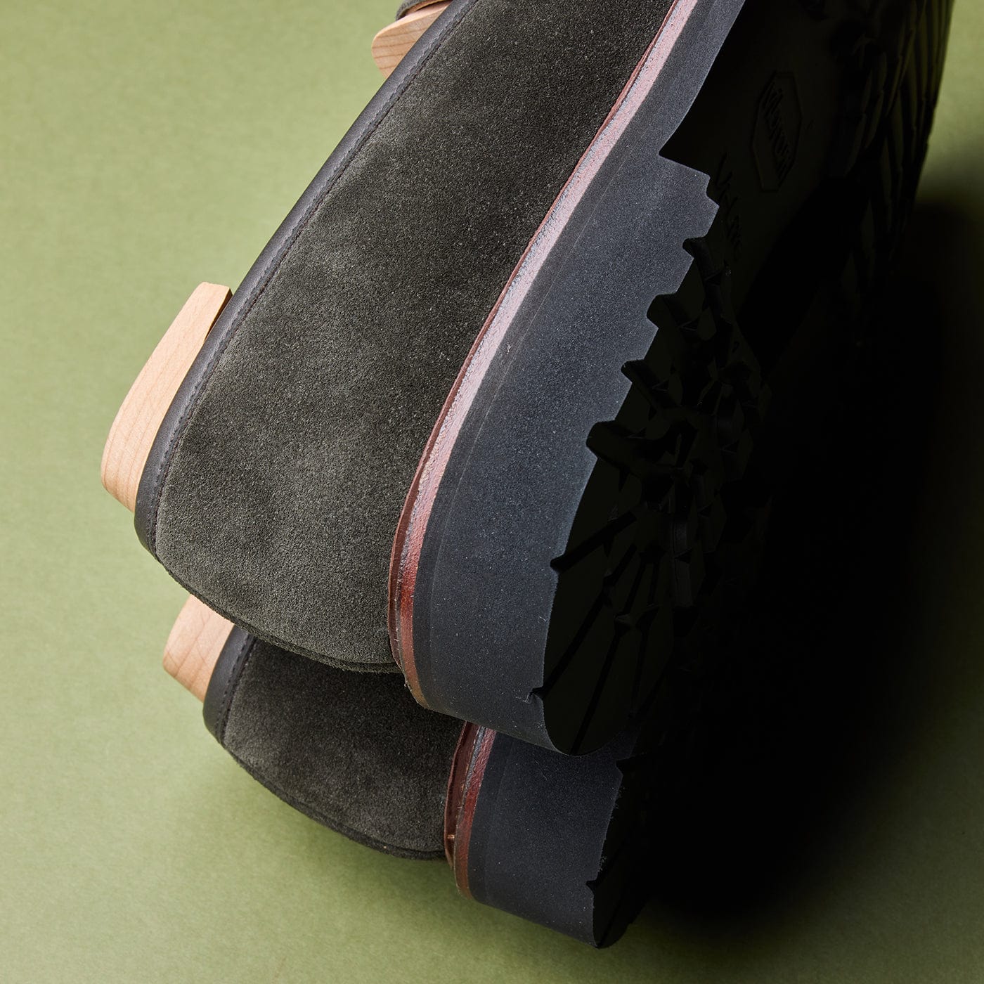 Boston 2 Earth Green Suede - Image 3